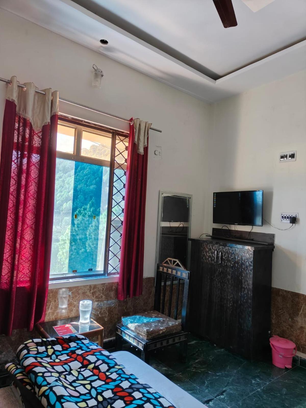 Sunny Pines Resort Lansdowne Ngoại thất bức ảnh
