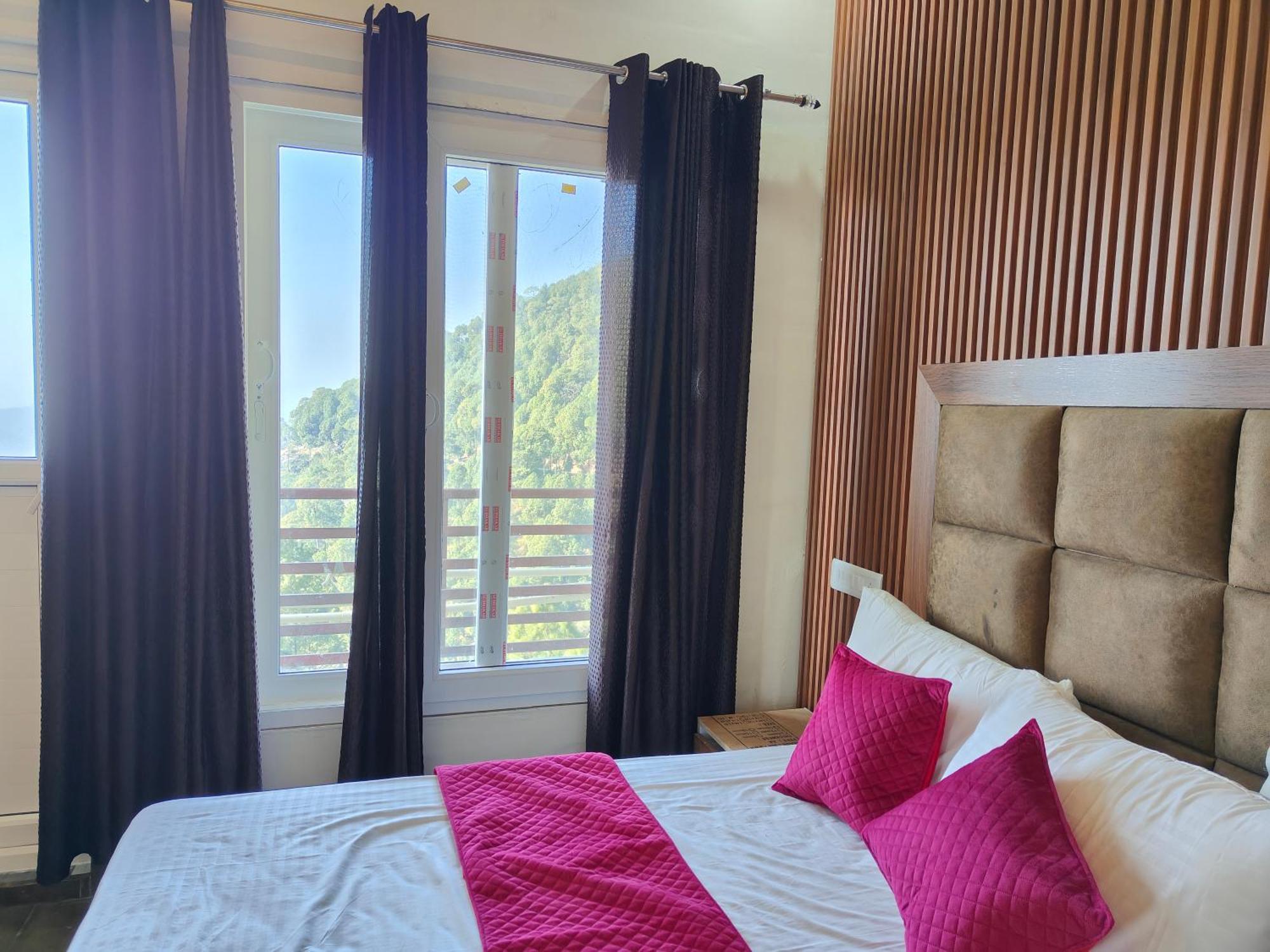 Sunny Pines Resort Lansdowne Ngoại thất bức ảnh