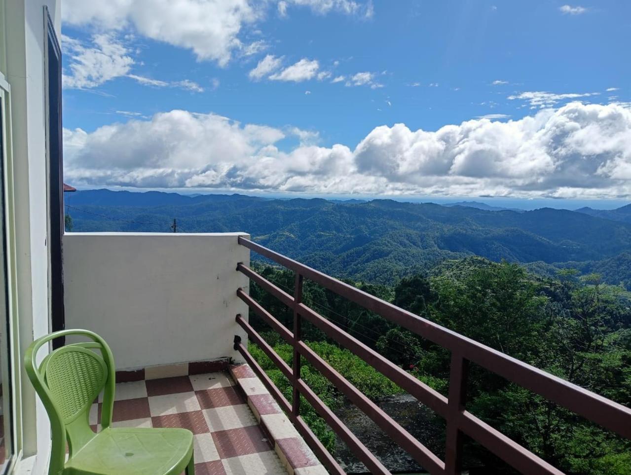 Sunny Pines Resort Lansdowne Ngoại thất bức ảnh