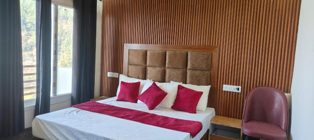 Sunny Pines Resort Lansdowne Ngoại thất bức ảnh